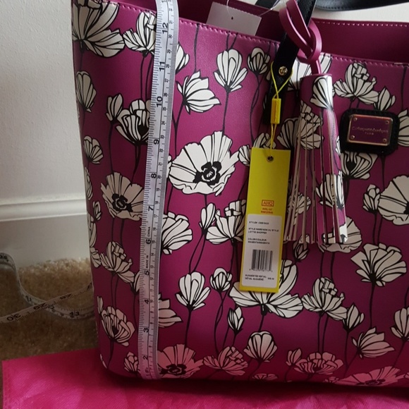 πToteπ *SOLD* - Picture 5 of 6